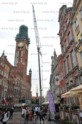 Gwaltowana burza, ktora przeszla nad Gdanskiem uniemozliwila...