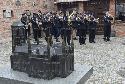 Gdańsk. Bazylika Mariaka. Msza rezurekcyjna koncelebrowana...