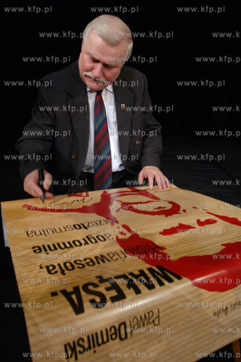 Premiera spektaklu w Teatrze Wybrzeze "Walesa. Historia...
