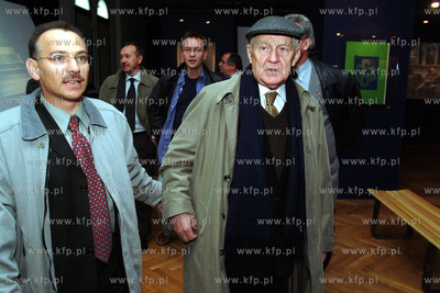 Mieczyslaw Rakowski ostatni premier PRL oglada wystawe...