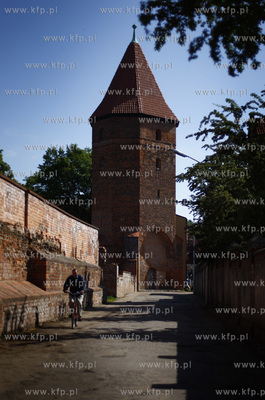 Lebork. Baszta Bluszczowa i fragment murow obronnych.
09.06.2009
fot....
