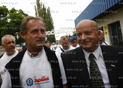 Gdansk. Akcja protestacyjna w obronie  stoczni i miejsc...