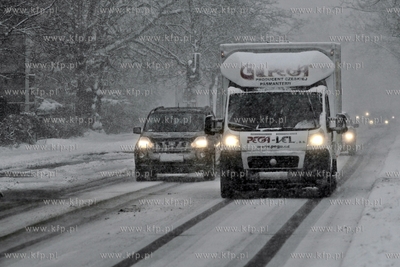 Samochody jadace w strone Gdyni na al. Niepodleglosci...