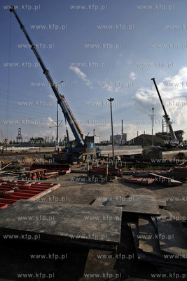 Gdansk. Prace przy budowie wezla drogowego w Letnicy...