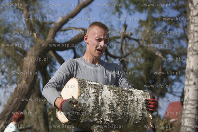Skutki nawałnicy, która z piątku na sobotę przeszła...