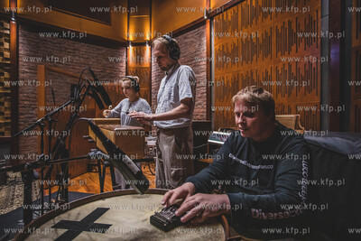 Zespół Remont Pomp wraz Mikołajem Trzaską i Adamem...