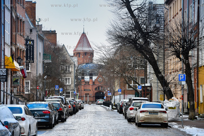 Widok na Halę Targową i Basztę Jacek z ul. Straganiarskiej....