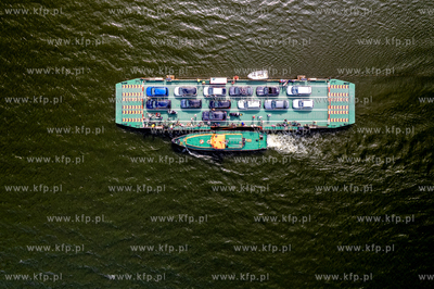 Przeprawa promowa Świbno - Mikoszewo. 25.08.2024 fot....