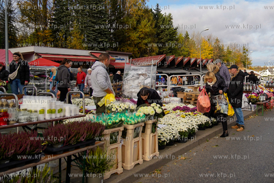 Cmentaz Łostowicki. Dzień Wszystkich Świętych....