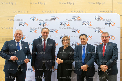 Centrum Wystawienniczo-Kongresowe AMBEREXPO. Podpisanie...