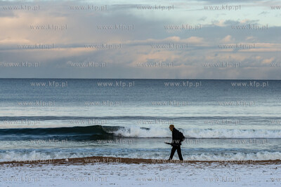 Zimowa krajobraz na plaży w Jelitkowie. 3.12.2021...