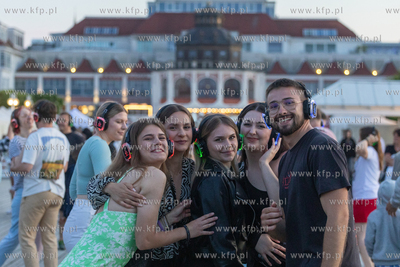 Sopot. Molo. Dni Kurortu w Sopocie. Nz. Silent disco....
