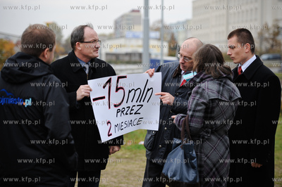 Gdansk. Wysepka na Wezle Kliniczna. Konferencja prasowa...