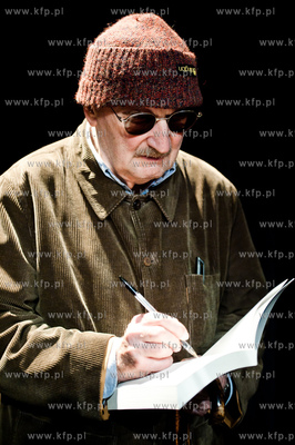 Gdynia. Teatr Miejski im Witolda Gombrowicza. VI Festiwal...