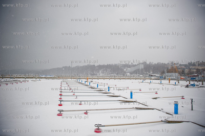 Gdynia. Zima w porcie jachtowym. Niskie temperatury...