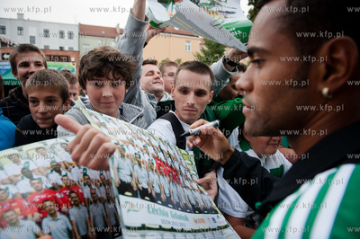 Gdansk. Scena na Targu Weglowym. Prezentacja druzyny...