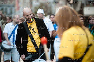 Gdansk. Dlugi Targ. Sama Street Shows oraz Flash Mob...