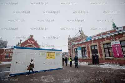 Gdansk. Remont hali glownej Dworca Glownego PKP.
Nz...