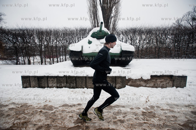 Gdansk. Park Stefensa wzdluz Al. Zwyciestwa.
20.03.2013
fot....