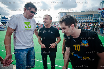 Gdynia. Skwer Kosciuszki. Wielki Mecz Koszykowki pomiedzy...