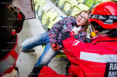 Gdansk. Stadion PGE Arena. Cwiczenia grup ratownikow...
