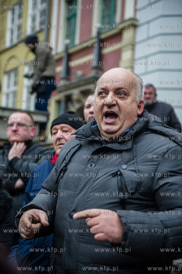 Gdansk. Dlugi Targ. Protest mieszkancow Gdanska, ktorzy...