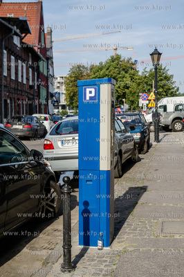 Gdansk. Ul Grodzka. Wprowadzona strefa platnego parkowania.
03.08.2015
fot....