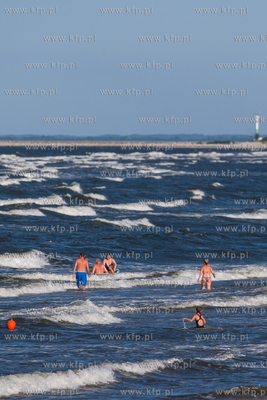 Gdansk. Letni wypoczynek na plazy miejskiej Stogi....