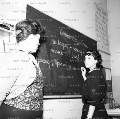 Nauka jezyka rosyjskiego byla w szkole obowiazkowa....