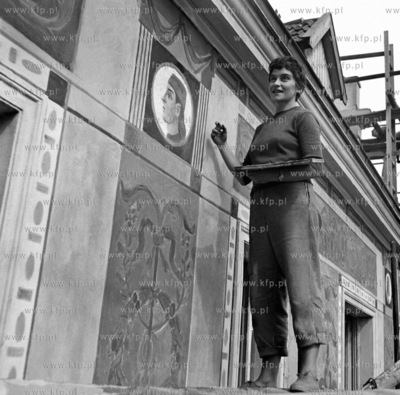 Teresa Pągowska - malarka, wykładowca PWSP stosując...