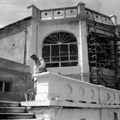 Remont tarasu przy molo w Sopocie. (lata60)19650002155zFot....