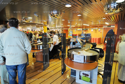 Prom Stena zacumowany przy Skwerze Kosciuszki w Gdyni.
Nz....