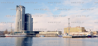 Gdynia. Ponad 140-metrowy apartamentowiec SEA TOWERS...