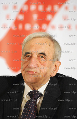 Gdansk. Konferencja W przededniu wielkiej zmiany. Okragly...