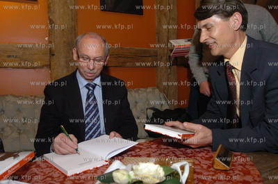 Spotkanie i promocja ksiazki, eurodeputowanego Janusza...