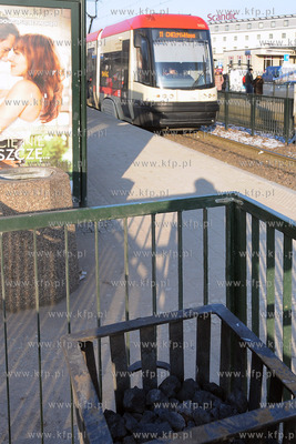 W dziesieciu punktach w Gdansku zostaly ustawione koksowniki,...