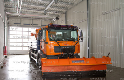 30 najaktywniejszych fanow lotniska na facebooku mialo...