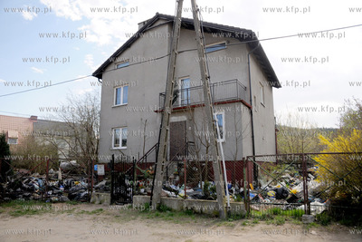 Ul. Pusta w Gdyni Pustkach Cisowskich - na jednej z...