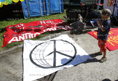 Niemcy. Manifestacja mieszkancow Pasewalku i okolicznych...