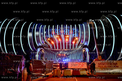 Gdynia - Skwer Kosciuszki. Dzien i noc trwaja prace...