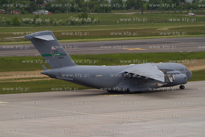 Na gdanskim lotnisku wyladowal Boeing C17 Globemaster...