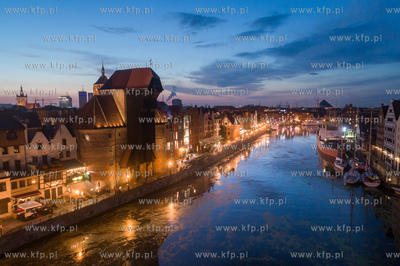 Gdańsk, Główne Miasto, zabytkowy Żuraw nad Motławą,...