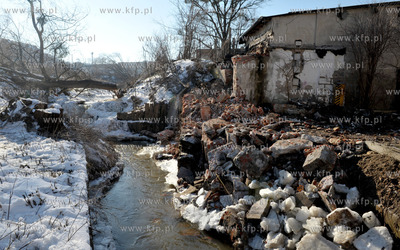 Wycinka drzew pod budowe nowej Trasy Slowackiego. Nz....