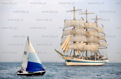 Wielka parada zaglowcow po Zatoce Gdanskiej na zakonczenie...