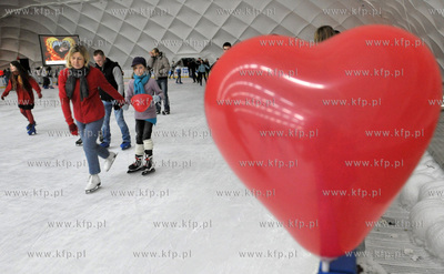 Oficjalne obchody Walentynek na gdanskim krytym lodowisku...