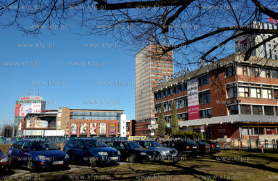 Gdansk ul. Rajska. Budynek Dom Technika NOT, w glebi...