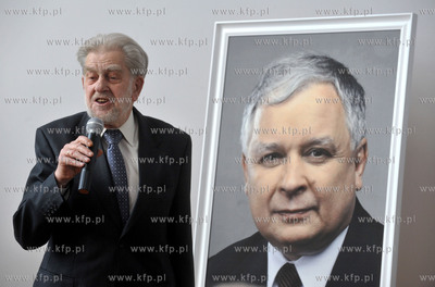 Nadanie im. Lecha Kaczynskiego sali konferencyjnej...