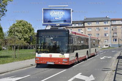 Gdańsk Nowy Port. Autobus miejski GAiT na ul. Marynarki...