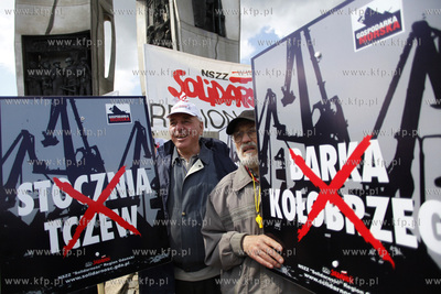 Gdansk. Manifestacja przedstawicieli NSZZ Solidarnosc...
