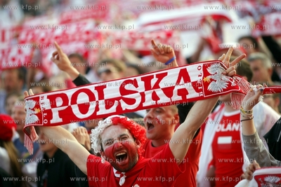 Gdansk. Mistrzostwa europy w pilce noznej. Kibice ogladaja...